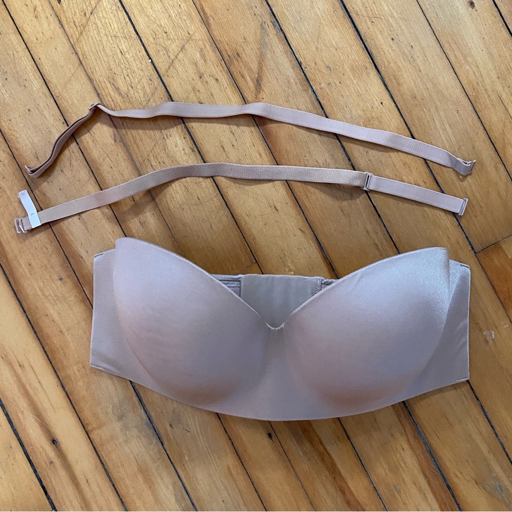 Love by Gap Seamless Strapless Underwire Padded Bra in Beige
